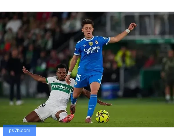 西甲第十三轮埃尔切逼平皇马卫冕之路再起波澜两球顽强战平引发争议